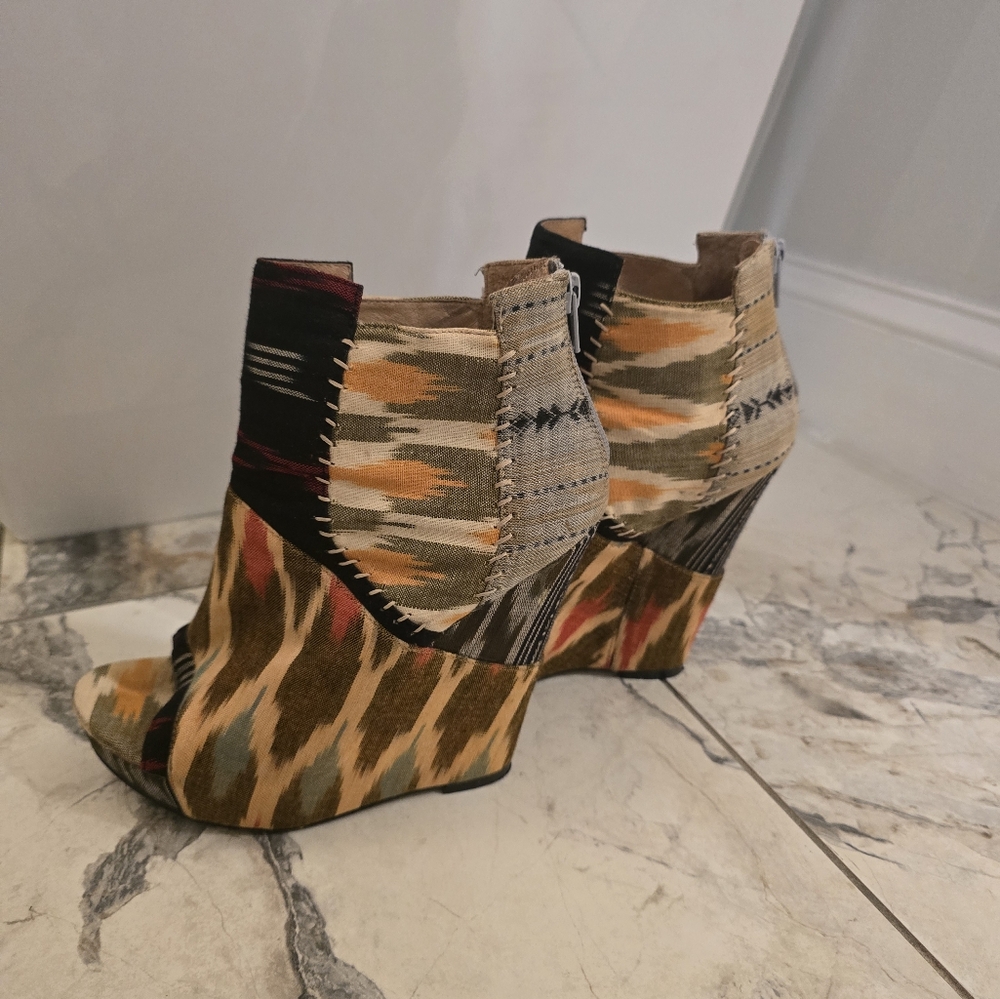 ALDO Wedge Bootie - Picture 4 of 7